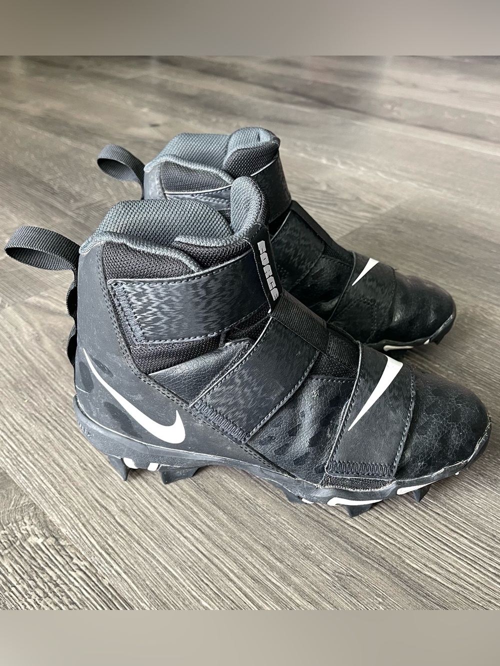4.5Y Force Savage 2 Shark GS 'Black White' Big Kids Football Cleat size 4.5Y